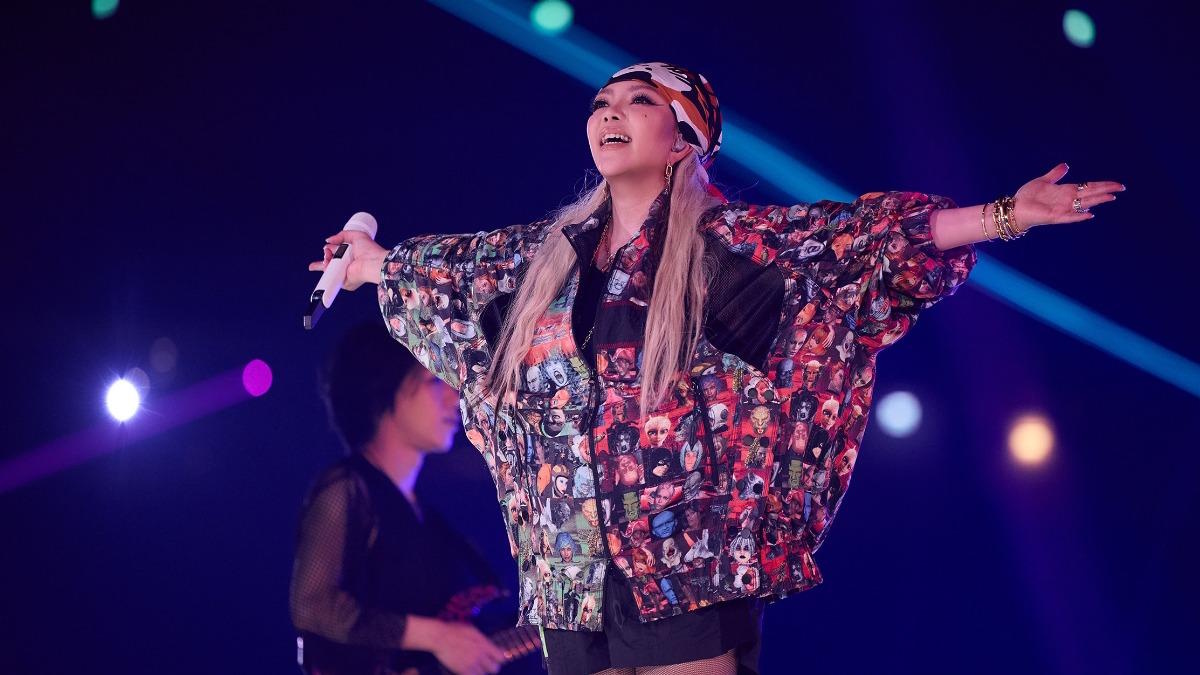 新加坡公演后就闭关陪妈 张惠妹传无限期停工