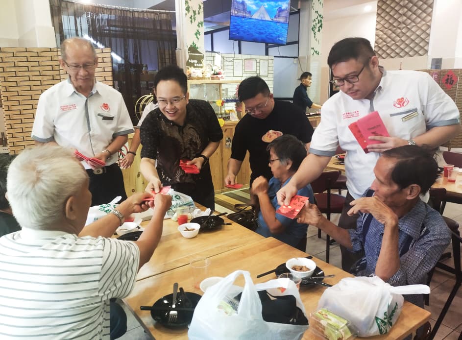 新希望善心中医院用行动传递关怀　长者齐聚享暖心早餐