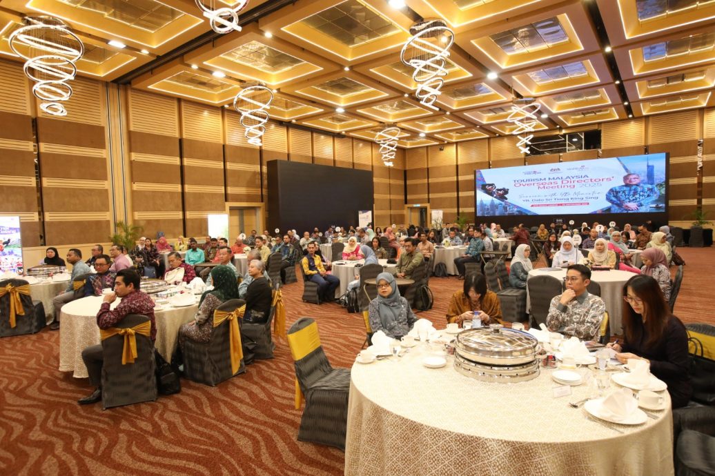 旅游年宣传不积极 张信庆1小时斥海外官员