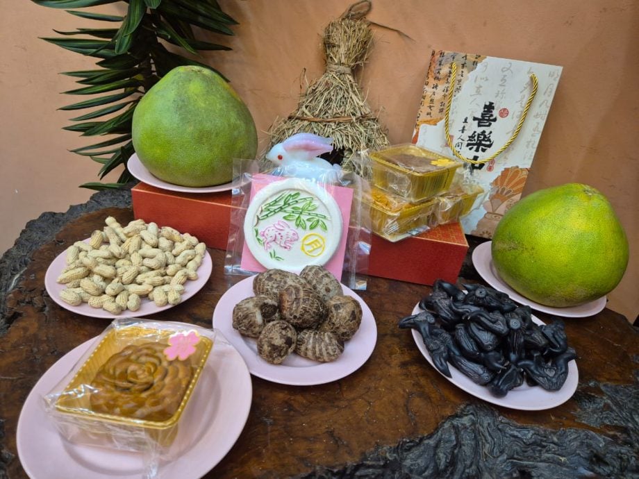 早报头（大都会）巴生客家公会和惠州会馆妇女康乐组联办中秋唱歌比赛