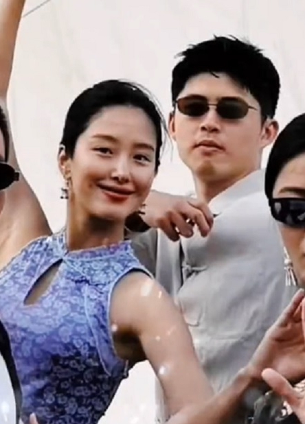 晒挺孕肚重训照 杨采钰宣布当妈