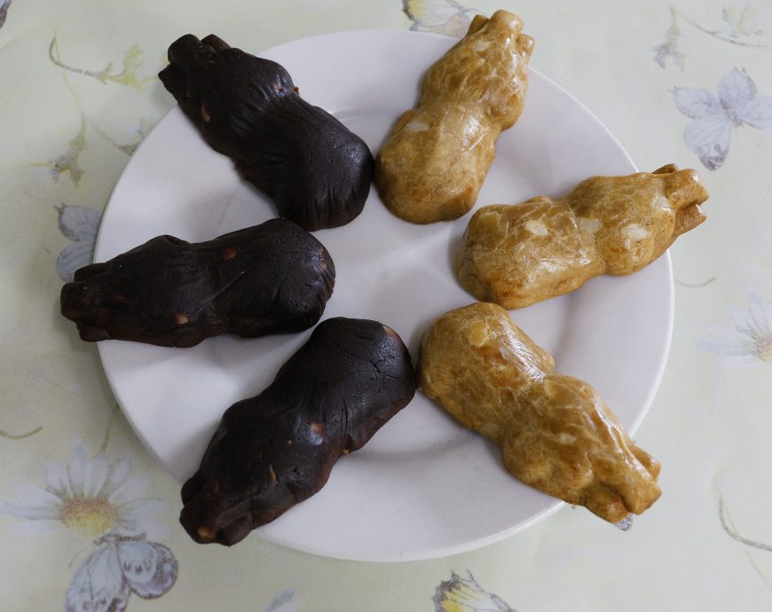 暖势力-男子休养期间自制月饼售卖