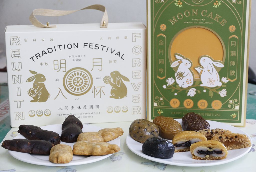 暖势力-男子休养期间自制月饼售卖