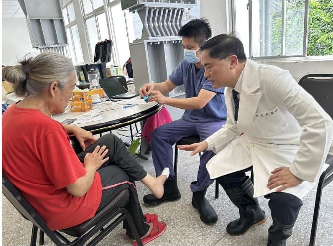 暖势力  花莲慈院医疗队进驻光复乡 中西医合并疗愈身心