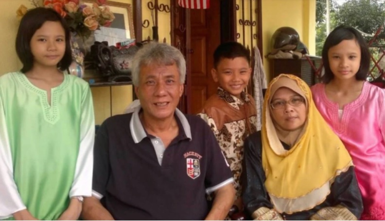 **暖势力**先后失去双亲  双胞胎姐妹以知识为命运奋斗