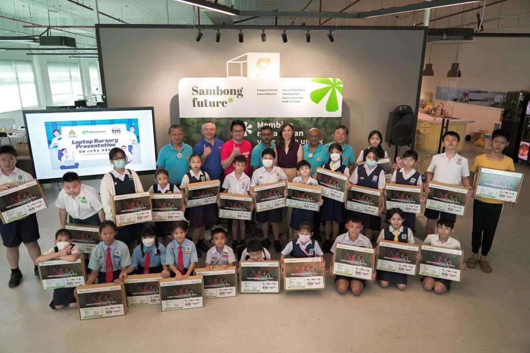 暖势力/翻新旧笔电赠予清寒学生 让清寒学生拥有追逐梦想的学习工具