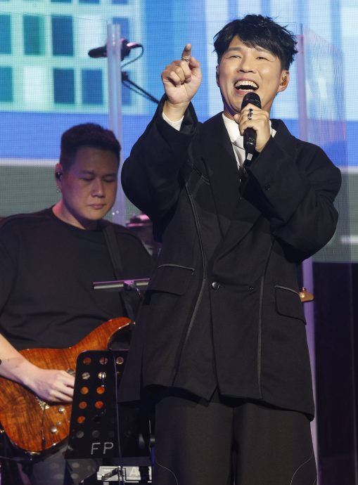 林宇中再开唱喊生疏 阿镔笑侃朱浩仁