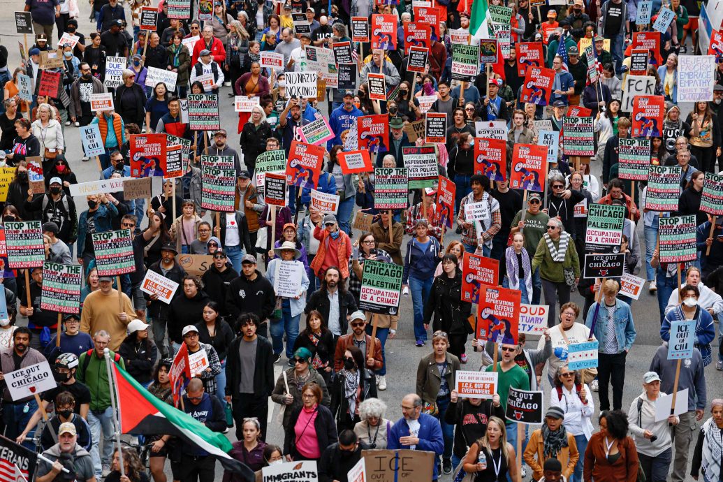 枪口对准国内？ 特朗普扬言对芝加哥动用“战争部”