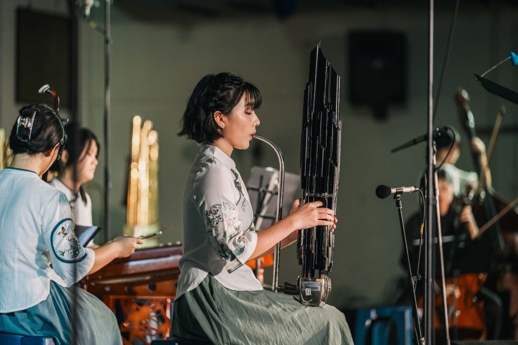 柔:新闻:蝙蝠城传来蝠城之音 銮中华乐团《山响鎏声》演奏会诉说家园故事