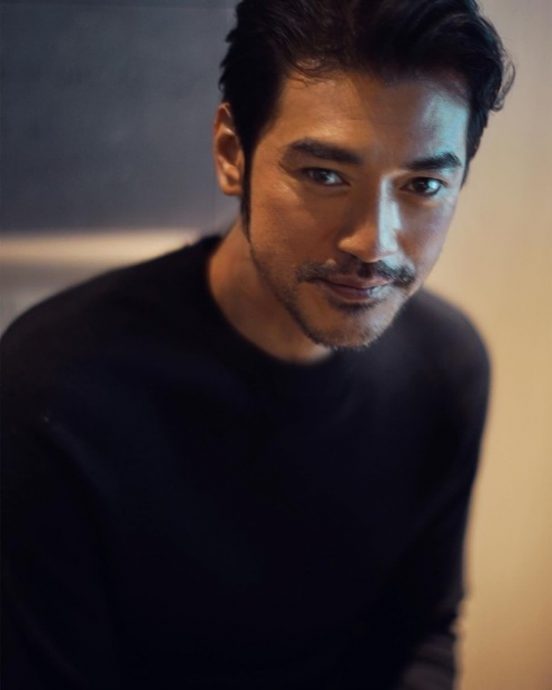 梁家辉化身摄影猛拍 金城武被拍笑得羞涩