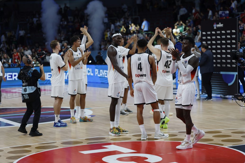 欧洲男篮锦标赛| 斯洛文尼亚出局不满裁判  芬兰首闯4强斗德国