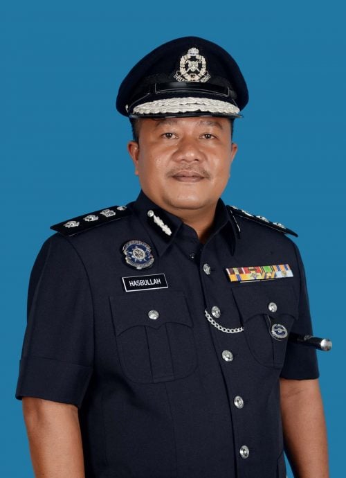 母子车祸亡｜警：初步调查 摩托撞灯柱酿祸