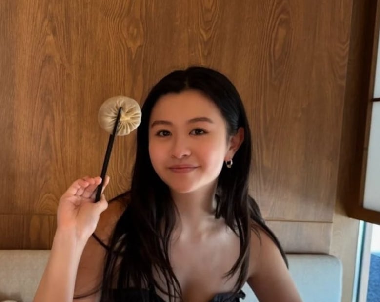 比姊姊沈月更像妈妈 沈日神复制邱淑贞美颜