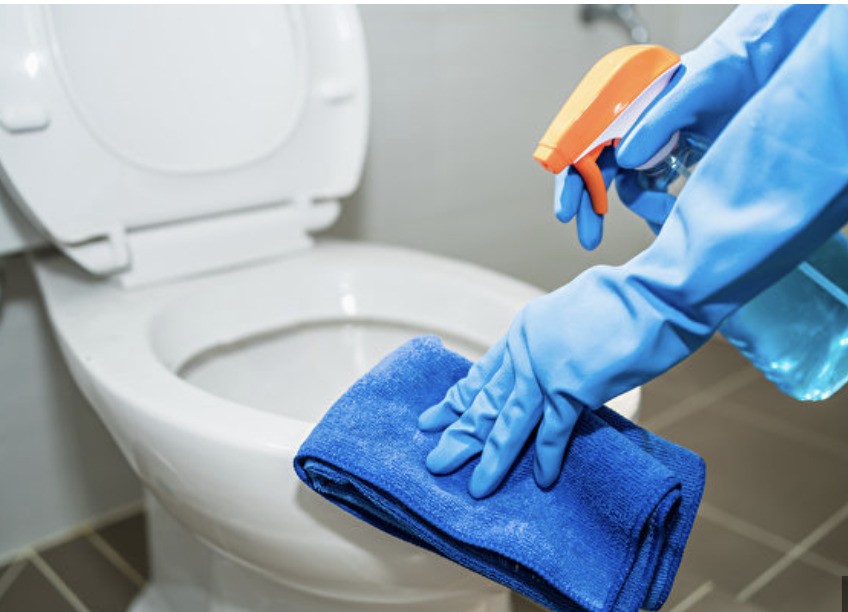 比白领还高薪!狮城聘厕所清洁工开13K震撼价