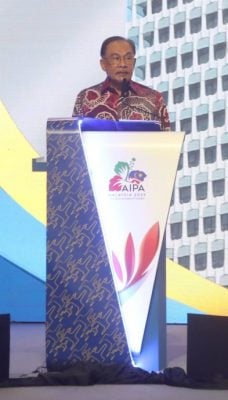 沙巴水灾|灾情日益恶化 安华明飞沙巴视察