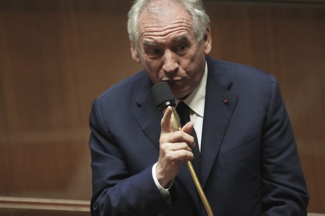 法总理正式递辞呈　马克龙近日任命新人选