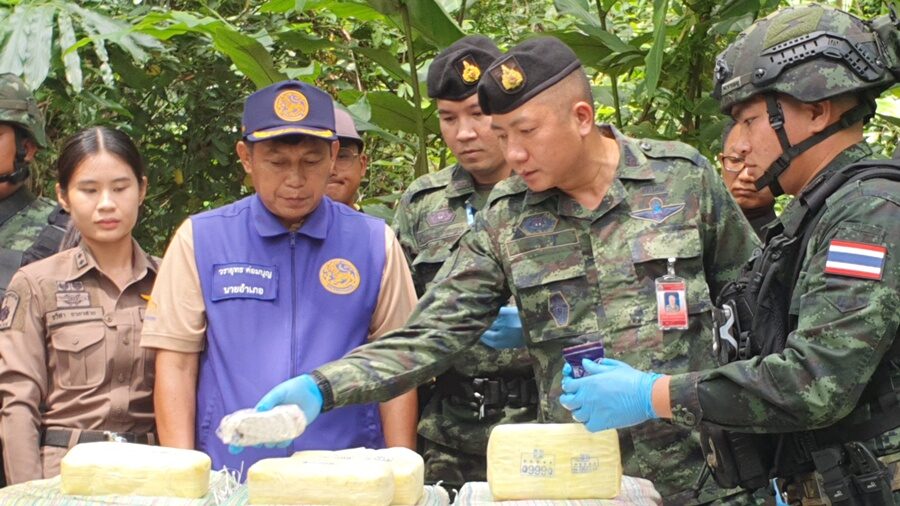 泰军与毒贩林中巧遇 鎗战5分钟起200万颗疯药