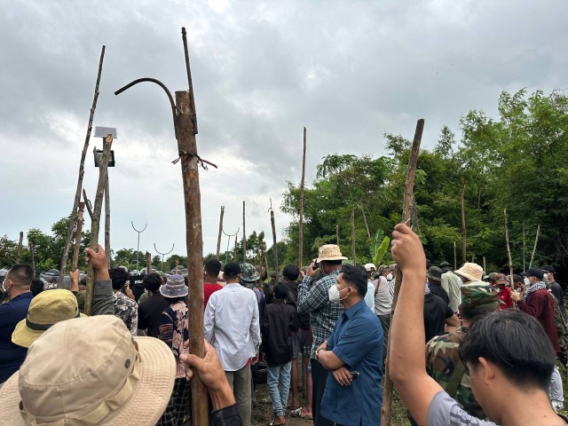 泰军朝柬抗议者射催泪弹　边界争议再掀冲突