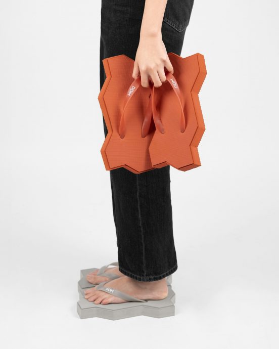 泰国“地砖拖鞋”大卖!真正“脚踏实地” 仅在建筑材料店出售