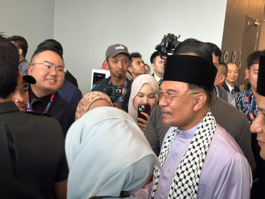 泰柬边境冲突|已与两国领袖商对策 安华促泰柬和平谈判