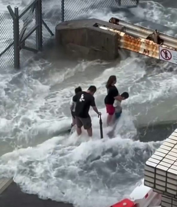 涉带两幼童观浪 父亲及印佣被捕