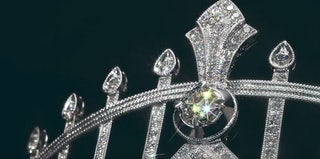 港姐后冠多少钱?卖了可以现金买房!