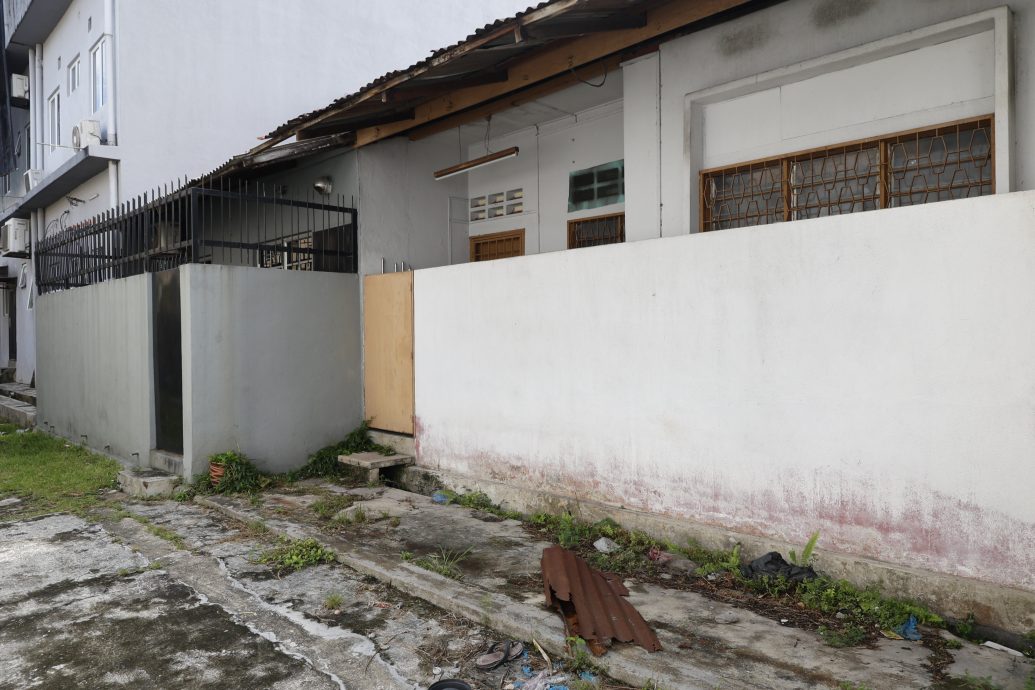 版2头（大都会）南阳花园后巷违建阻清理 沟渠排水受阻