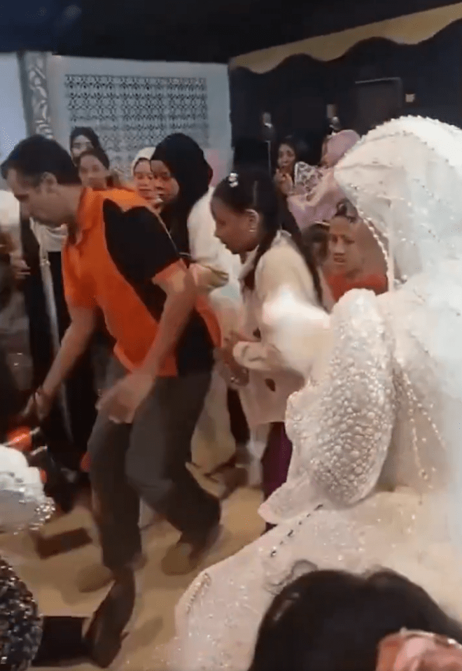 牵新娘手幸福甜蜜共舞 新郎心脏病发当场猝逝