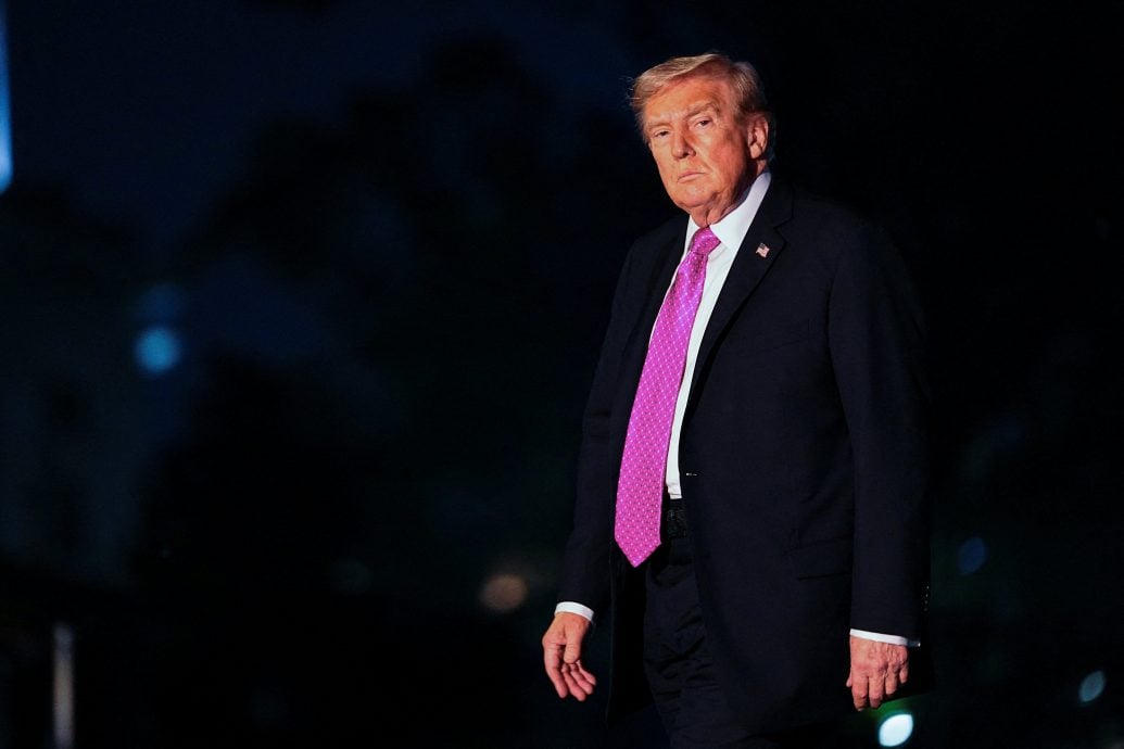 特朗普削减资金波及小广播电台 美国偏乡恐受冲击