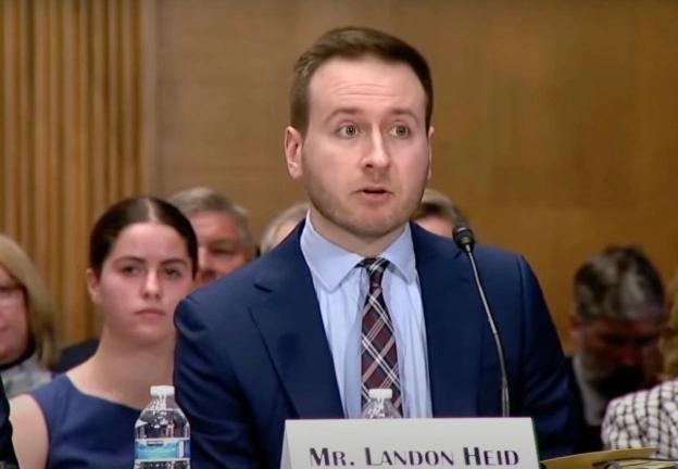 特朗普撤对中鹰派官员提名 外界忧将放松科技限制