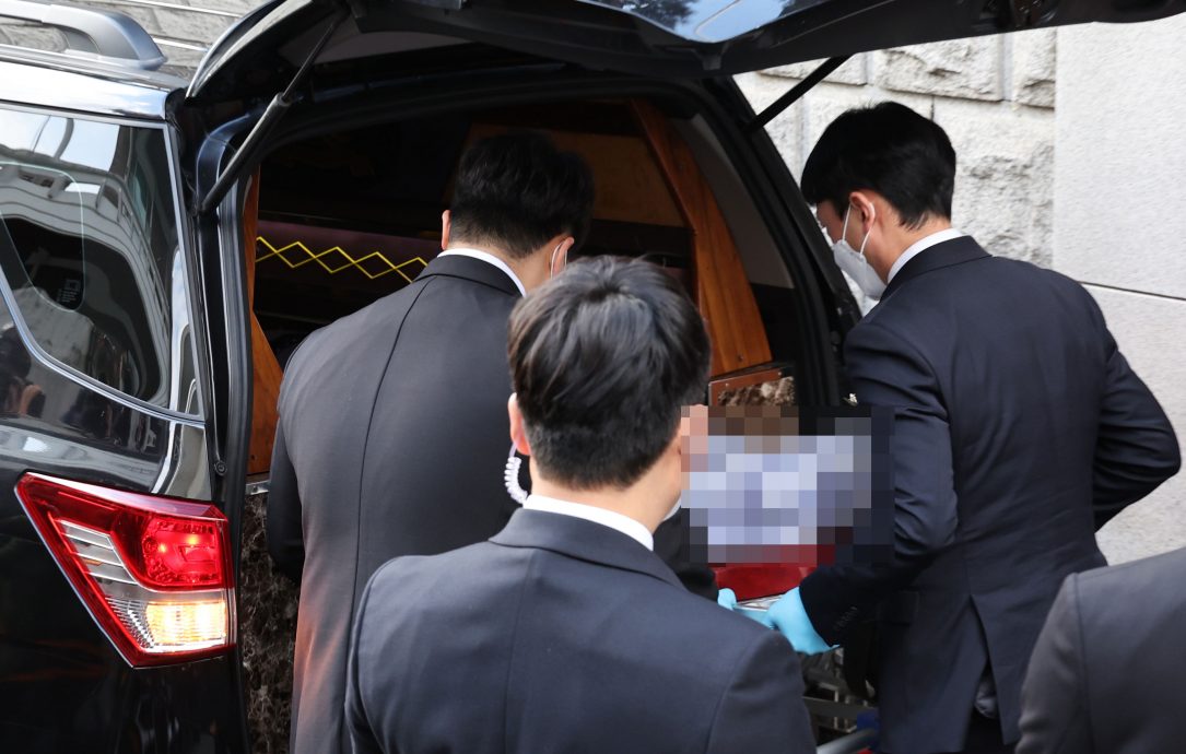 独裁者全斗焕死后4年“未下葬”　骨灰瓮放家中！