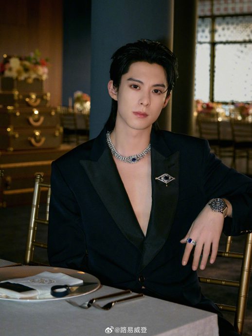 王鹤棣坚决提告不和解！私生饭偷拍恐吃牢饭