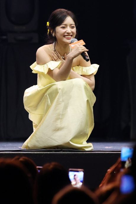  现场冲泡拉茶谢粉丝 沈月想吃乾肉骨茶