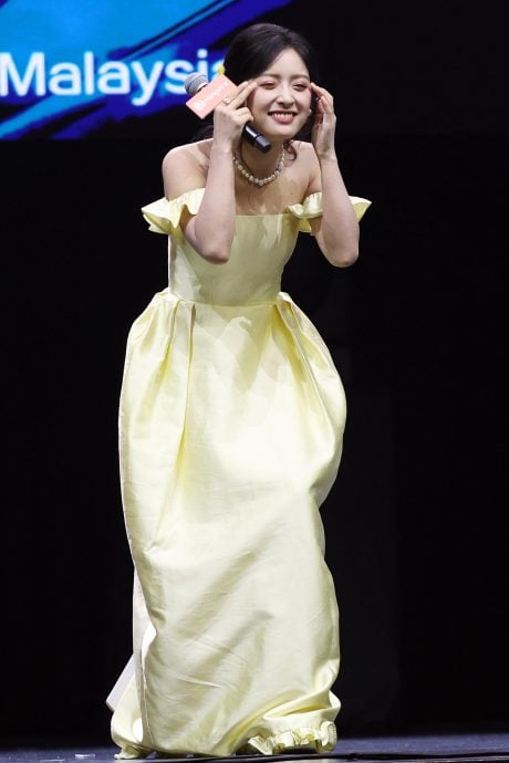  现场冲泡拉茶谢粉丝 沈月想吃乾肉骨茶