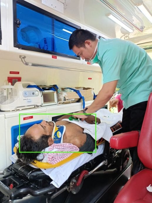 男子采臭豆失足 从30公尺高树上掉下受伤