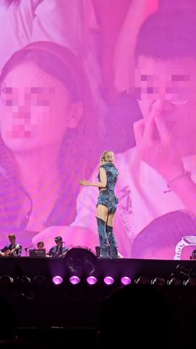 男粉丝挖鼻屎被投上大荧幕 薛凯琪笑到崩溃