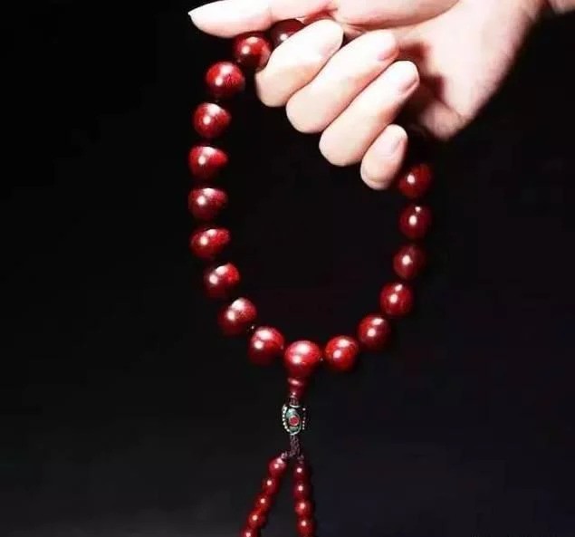 疑佛珠归还问题与八旬妇起争执 9旬婆婆挥士巴拿大人拆走CCTV