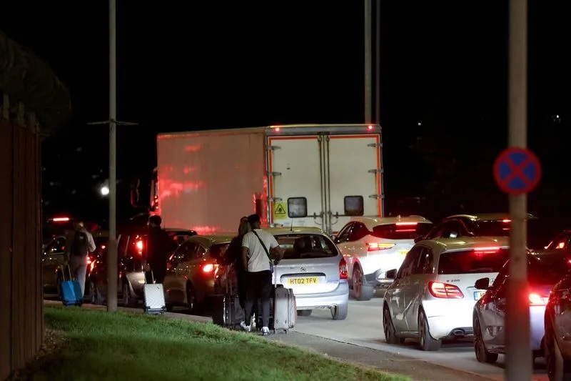 疑发现“危险物质”关闭数小时 伦敦希思罗机场航站楼重开