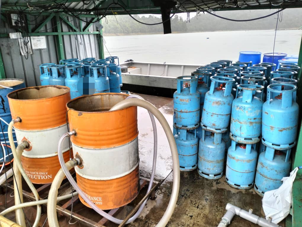 疑用于加热鱼养殖水  万丁湖浮动屋起获补贴煤气