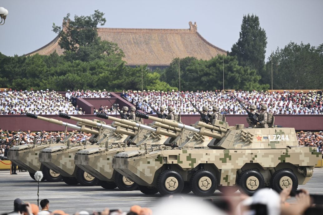 登岛利器集中亮相 主  专家：可抢滩迅攻敌纵深地区