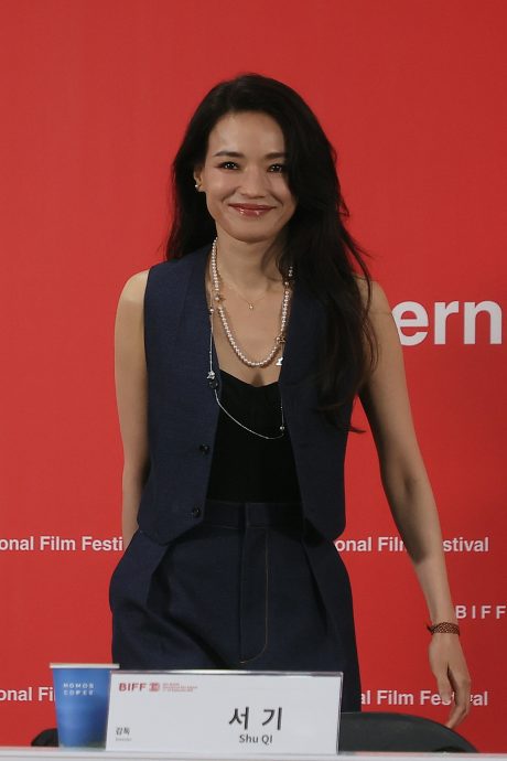 登釜山影展忆一情节泪崩 舒淇瞬间与母亲和解