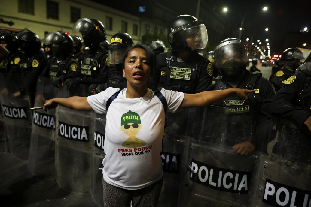 看世界 贪腐与养老金政策引发众怒　秘鲁抗议活动至少19伤