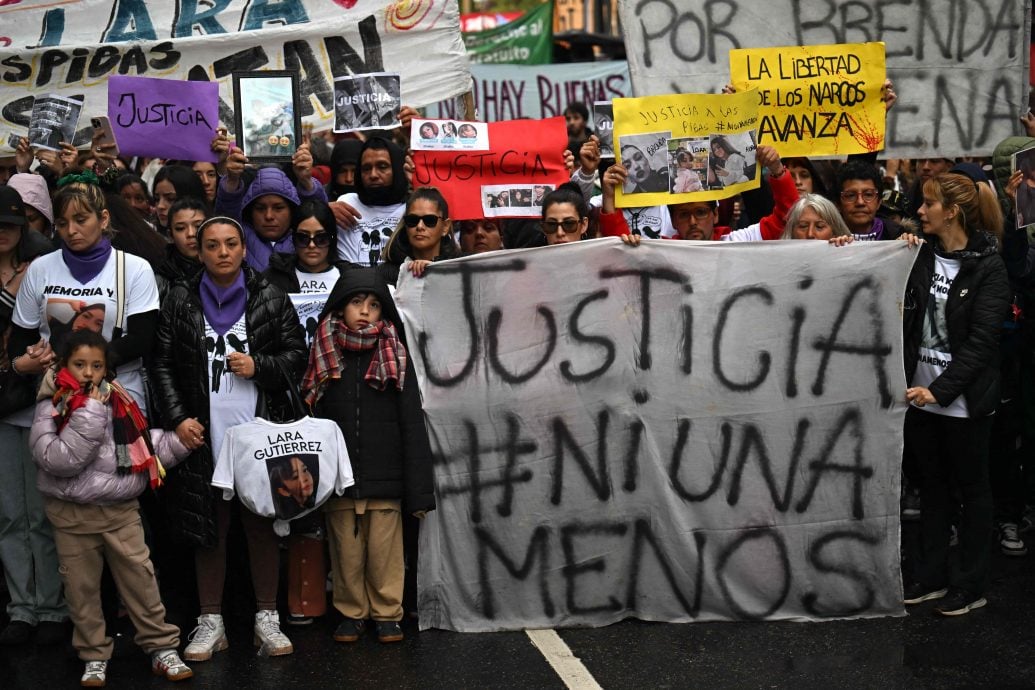 看世界两图)阿根廷直播虐杀案震惊全国 数千人上街抗议