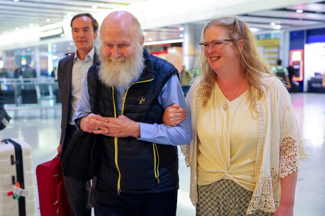 看世界)被阿富汗塔利班释放英国夫妇：曾担心被处决