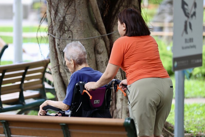 看护获雇主赠百万 律师：遗产未必规定给家人