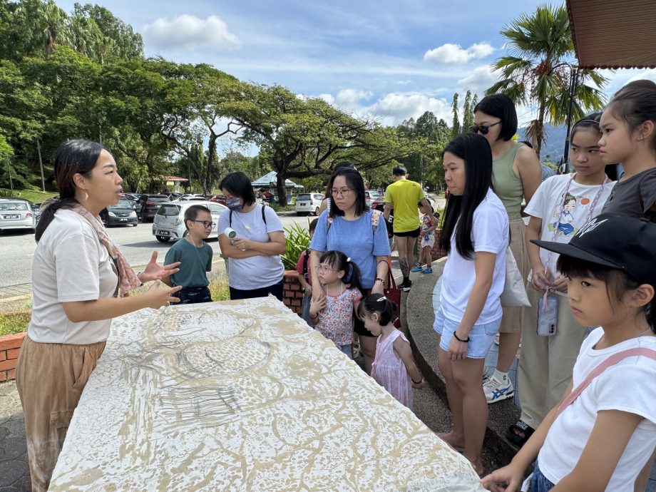 看见十八丁国庆日 办跨艺共染分享染布故事