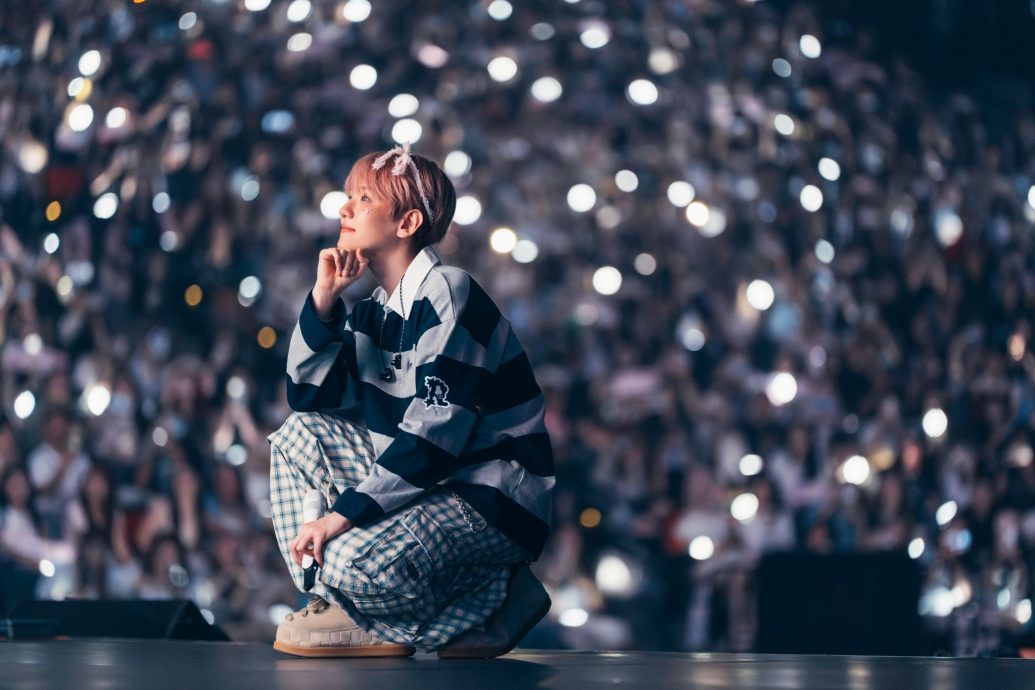 眼尖发现粉丝突倒下 EXO伯贤紧急1举动获赞