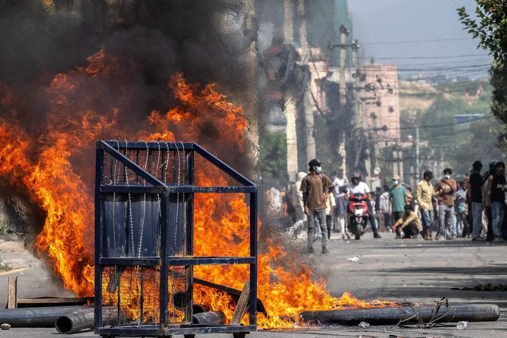 社媒禁令引发示威骚乱酿19死 尼泊尔政府撤回禁令