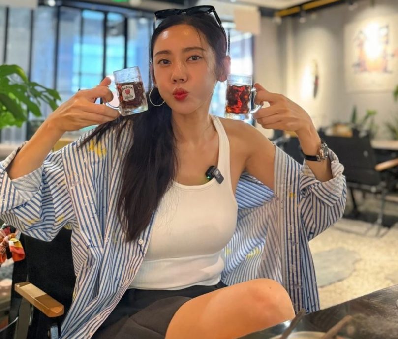 秋瓷炫被影射借衣不还 业内人士爆料喊“避雷”