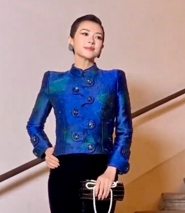 章子怡米兰优雅告别传奇大师 与胡歌被喻“豪门姊弟”